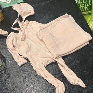 Lilette newborn Pink Baby stretchie with Hat and Blanket